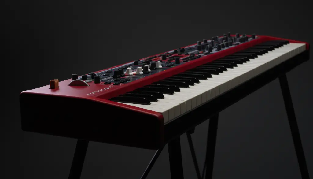 Nord_Stage4_stand_side_1.webp